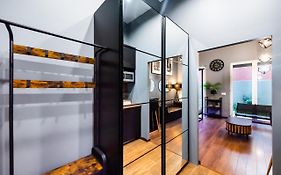 New Praga Ladies' & Gentlemen'S Apartments